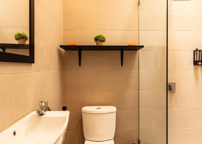 Promo Uniquely Styled Spacious 3bd *